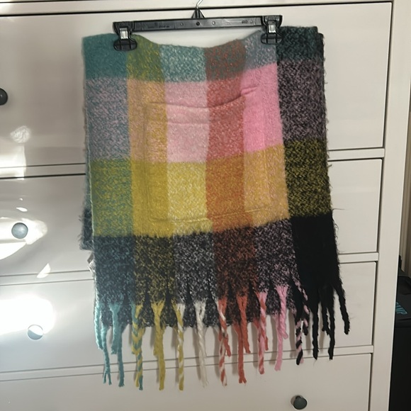 Big multicolor scarf with pockets - Picture 3 of 5